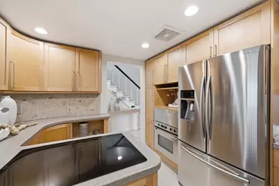 30 Los Altos Sq, Los Altos, CA 94022 - Photo 19