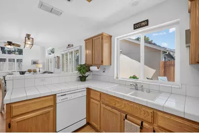 6416 Laguna Mirage Ln, Elk Grove, CA 95758 - Photo 17