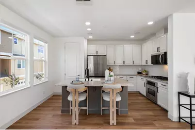 201 Keech Dr, Redwood Shores, CA 94065 - Photo 17