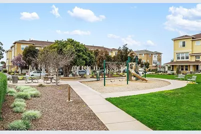 201 Keech Dr, Redwood Shores, CA 94065 - Photo 43