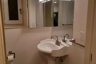1365 Vine St, San Jose, CA 95110 - Photo 11