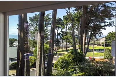 207 Beverly Pl, Pacifica, CA 94044 - Photo 3