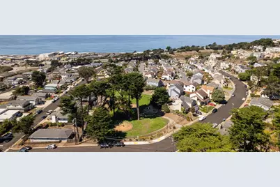 207 Beverly Pl, Pacifica, CA 94044 - Photo 35