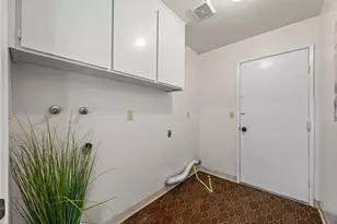 3653 Slopeview Dr, San Jose, CA 95148 - Photo 33