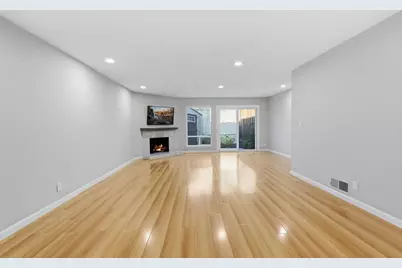 123 Mission Dr, East Palo Alto, CA 94303 - Photo 5