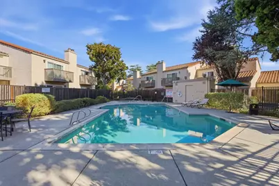 123 Mission Dr, East Palo Alto, CA 94303 - Photo 25