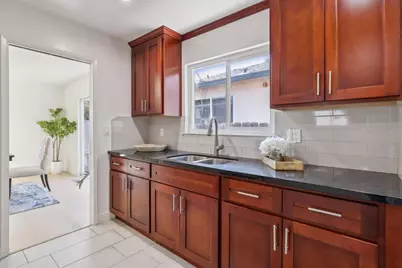 122 N Claremont St, San Mateo, CA 94401 - Photo 13