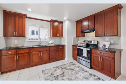 122 N Claremont St, San Mateo, CA 94401 - Photo 15