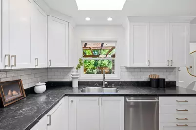 1131 King St, Redwood City, CA 94061 - Photo 11