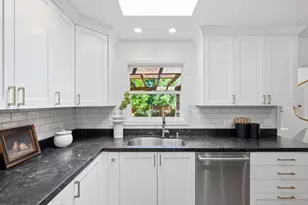 1131 King St, Redwood City, CA 94061 - Photo 11