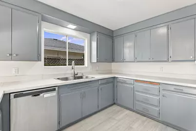 726 Muir Dr, Mountain View, CA 94041 - Photo 13