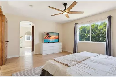 18120 Jaguar Ct, Los Angeles, CA 91335 - Photo 27