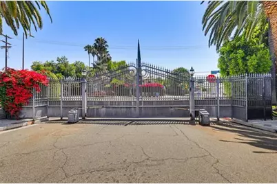18120 Jaguar Ct, Los Angeles, CA 91335 - Photo 37
