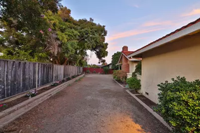 1437 Robsheal Dr, San Jose, CA 95125 - Photo 23