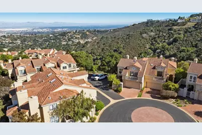 4 Honeysuckle Ln, San Carlos, CA 94070 - Photo 35