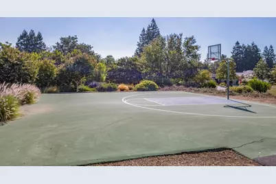 12078 Beauchamps Ln, Saratoga, CA 95070 - Photo 37