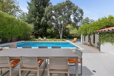 560 Center Dr, Palo Alto, CA 94301 - Photo 49