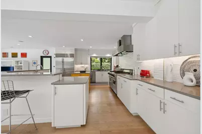 560 Center Dr, Palo Alto, CA 94301 - Photo 15