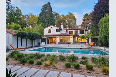 560 Center Dr, Palo Alto, CA 94301 - Photo 1