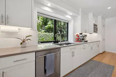 560 Center Dr, Palo Alto, CA 94301 - Photo 17