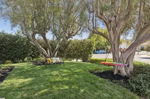 2131 Glenkirk Dr, San Jose, CA 95124 - Photo 45