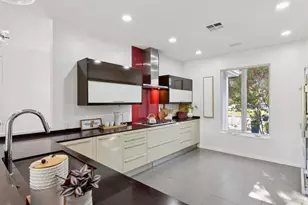 2131 Glenkirk Dr, San Jose, CA 95124 - Photo 13