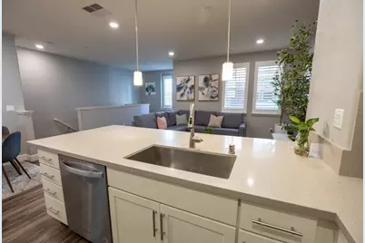 1018 Onofrio Ln 2, San Jose, CA 95131 - Photo 11