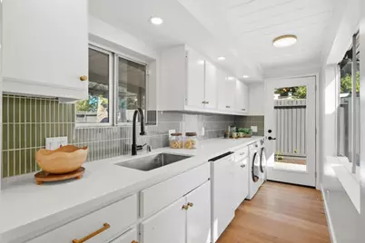 20 Roosevelt Cir, Palo Alto, CA 94306 - Photo 15