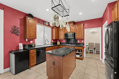 3289 Big Bear Dr, Roseville, CA 95747 - Photo 9