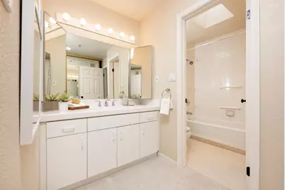 30 Lorton Ave 302, Burlingame, CA 94010 - Photo 17
