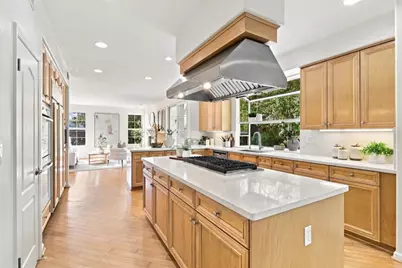 18896 Woodleigh Ct, Saratoga, CA 95070 - Photo 15