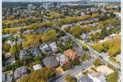 210 Avila Rd, San Mateo, CA 94402 - Photo 63