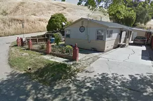 173 Locust Ave, Hollister, CA 95023 - Photo 1