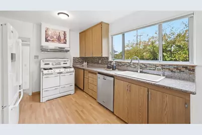 2425 Alameda De Las Pulgas, San Mateo, CA 94403 - Photo 15
