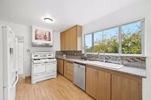 2425 Alameda de las Pulgas, San Mateo, CA 94403 - Photo 15