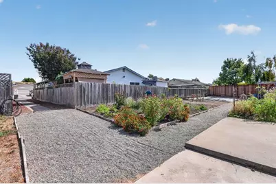 722 Heather Ct, Watsonville, CA 95076 - Photo 5