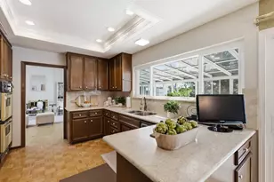 1345 Lakeview Dr, Hillsborough, CA 94010 - Photo 23