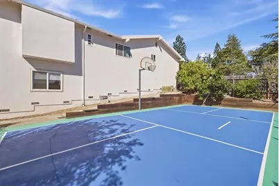 1345 Lakeview Dr, Hillsborough, CA 94010 - Photo 55