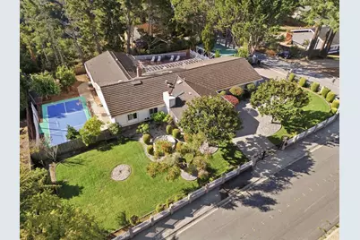 1345 Lakeview Dr, Hillsborough, CA 94010 - Photo 57