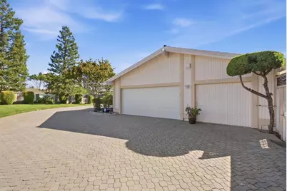 1345 Lakeview Dr, Hillsborough, CA 94010 - Photo 11