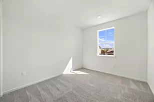 2010 Peony St, Hollister, CA 95023 - Photo 29
