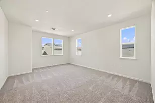 2010 Peony St, Hollister, CA 95023 - Photo 37