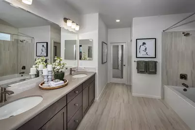2010 Peony St, Hollister, CA 95023 - Photo 9