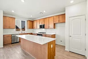 2010 Peony St, Hollister, CA 95023 - Photo 15