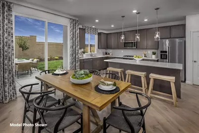 2010 Peony St, Hollister, CA 95023 - Photo 3