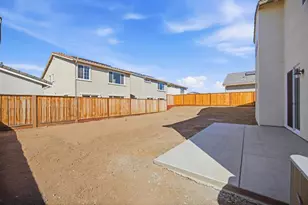 2010 Peony St, Hollister, CA 95023 - Photo 5