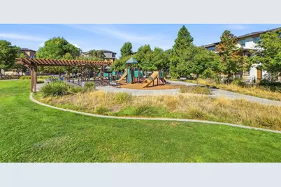 646 Luna Park Dr, San Jose, CA 95112 - Photo 31