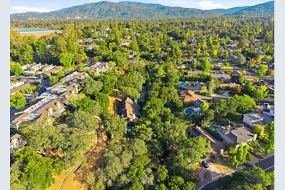217 Mistletoe Rd, Los Gatos, CA 95032 - Photo 93