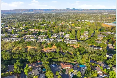 217 Mistletoe Rd, Los Gatos, CA 95032 - Photo 97