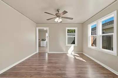 219 Line St, Hollister, CA 95023 - Photo 11